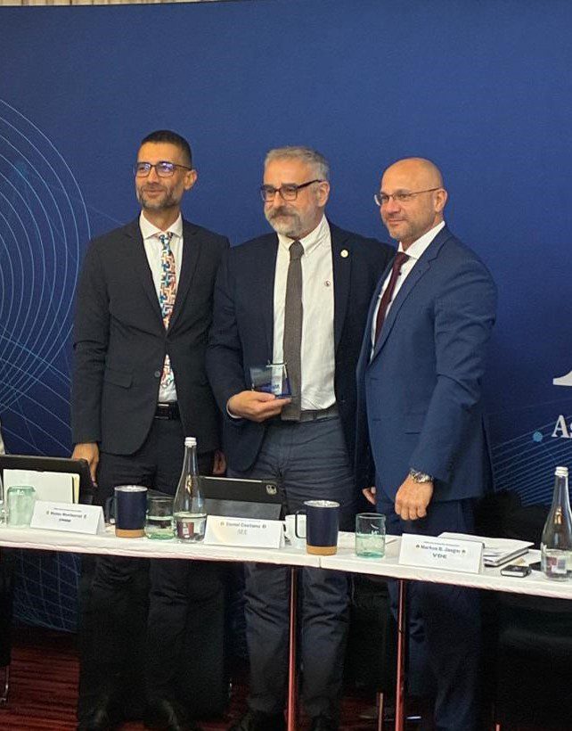 Chairman BoD Markus B. Jaeger, Mateu Oliver y el Presidente saliente Daniel Costianu